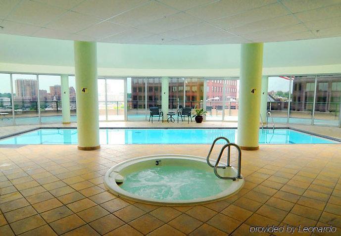 Hotel Kansas Marriott Country Club Plaza 3*