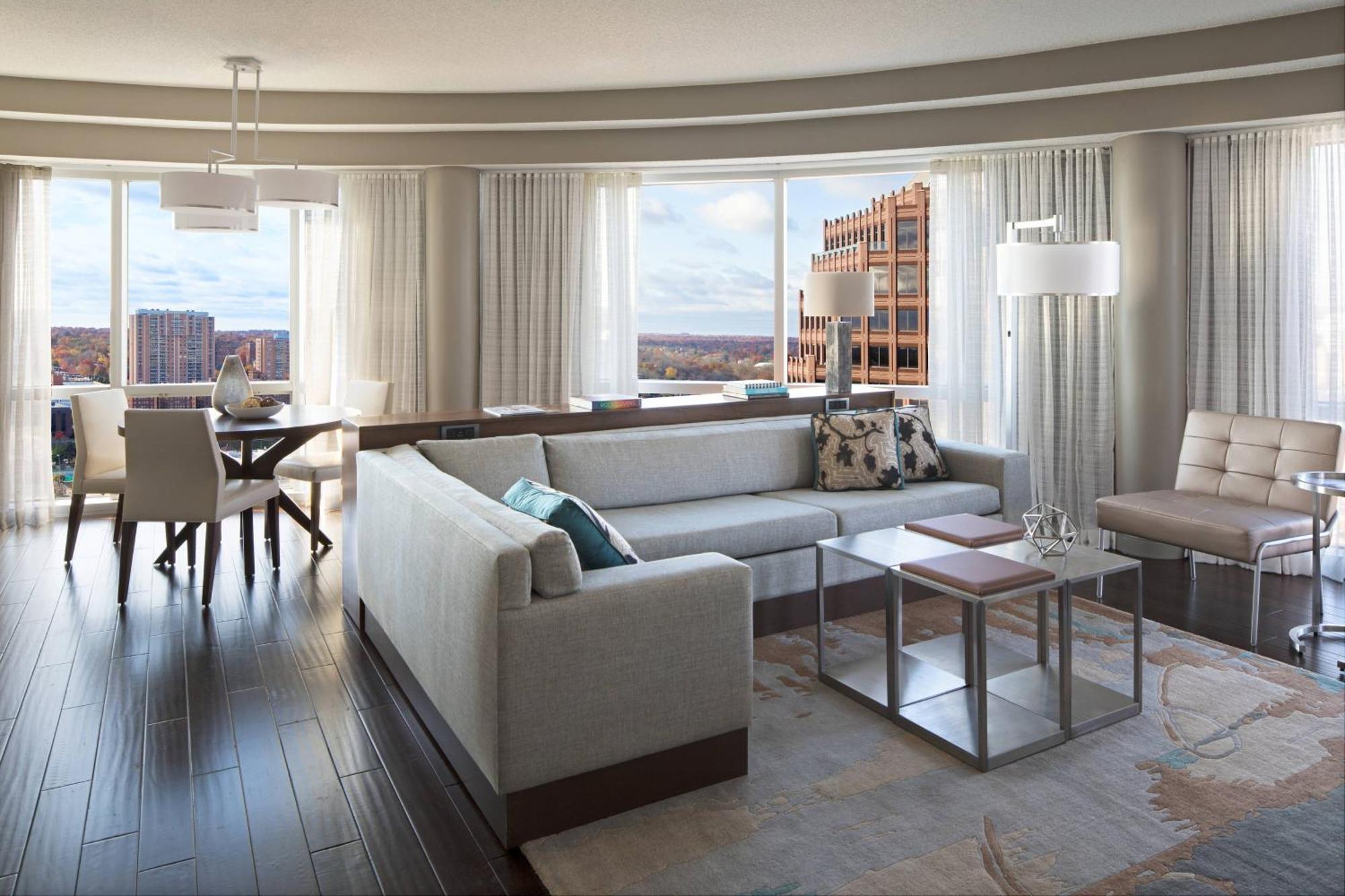 Kansas Marriott Country Club Plaza 3*