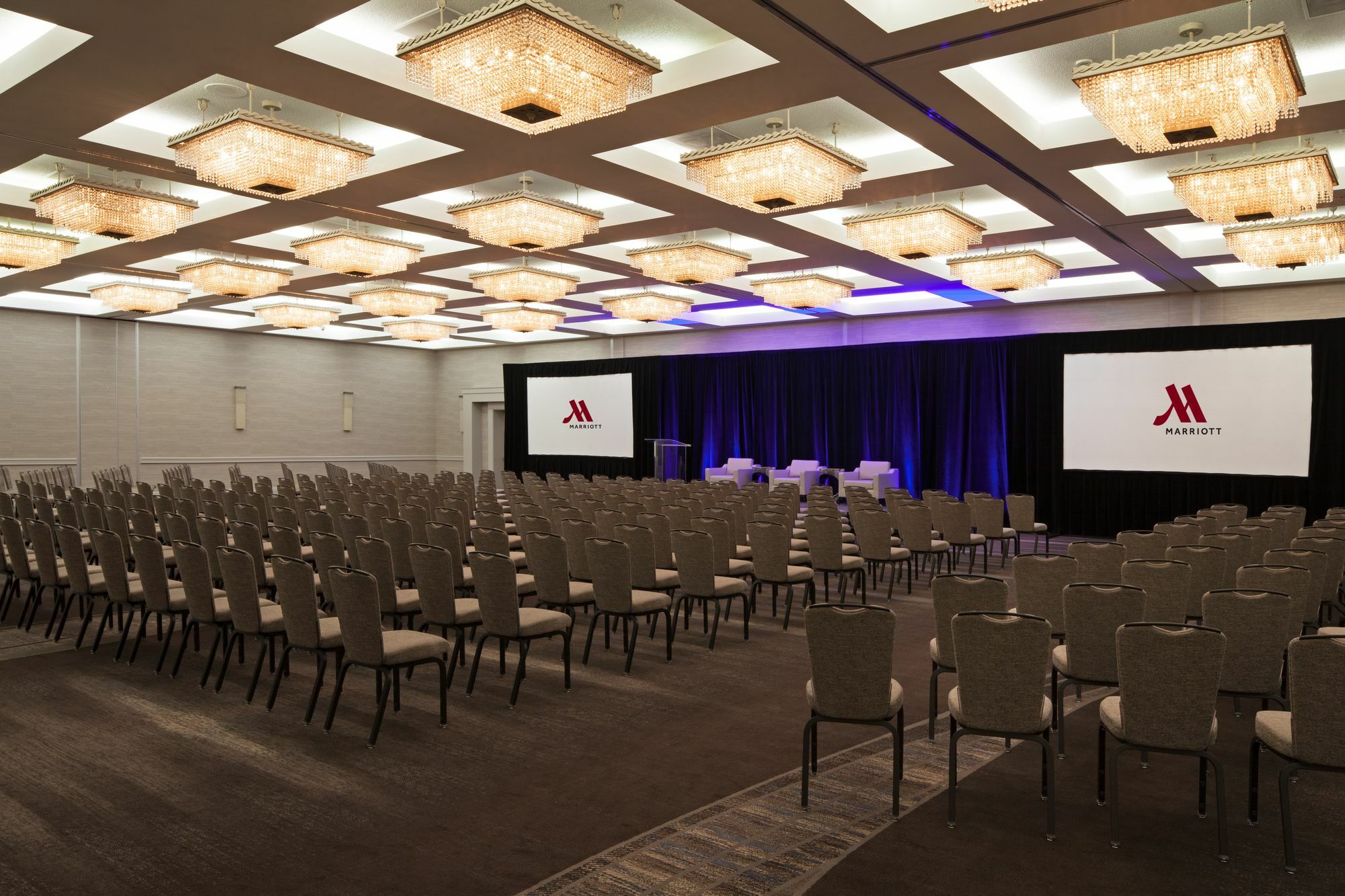 Hotel Kansas Marriott Country Club Plaza 3*