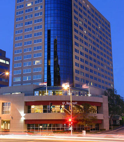 Hotel Kansas Marriott Country Club Plaza 3*
